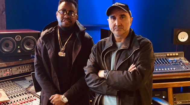 Raheem DeVaughn in studio